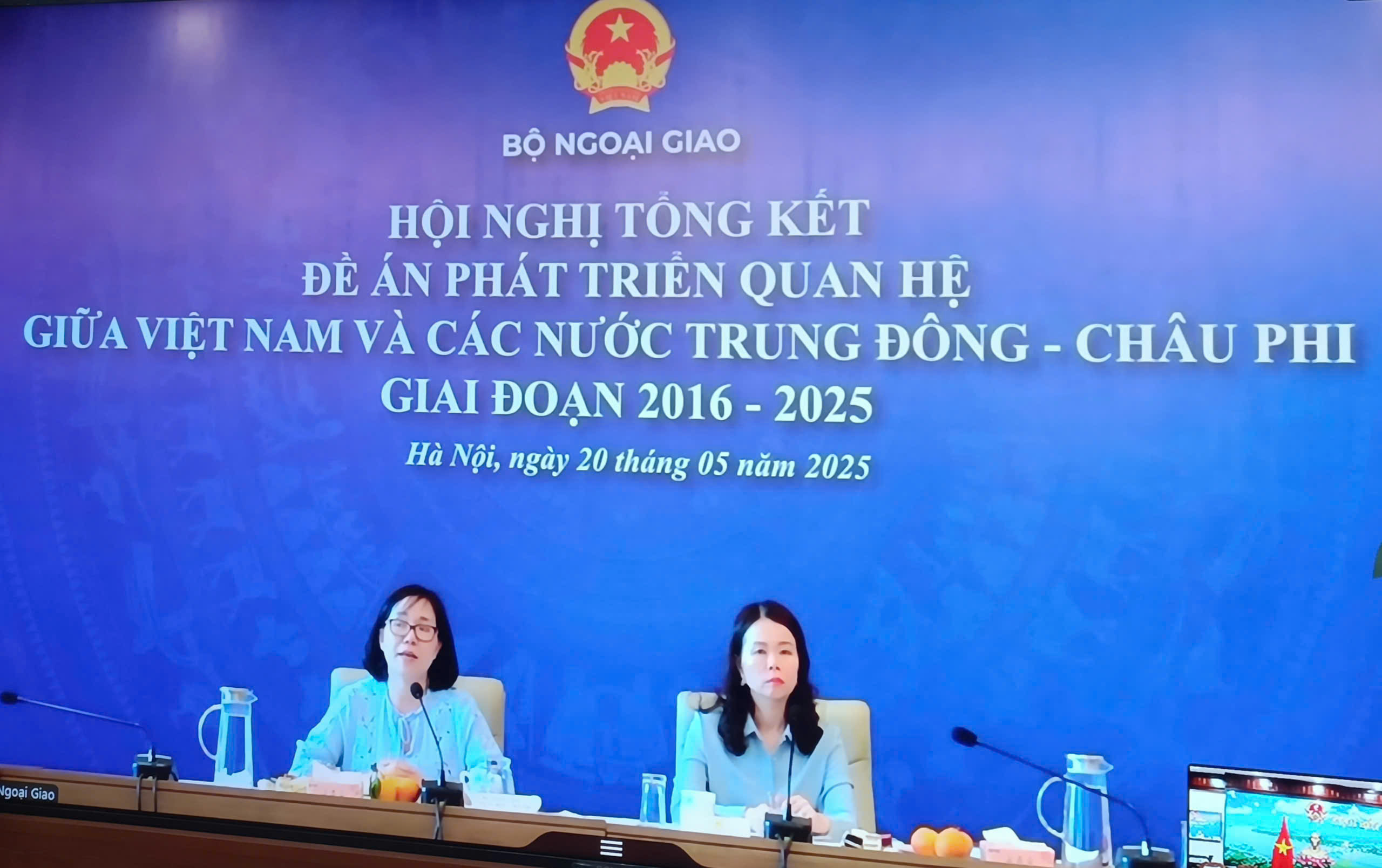 DA Trung Dong-Chau Phi.jpg