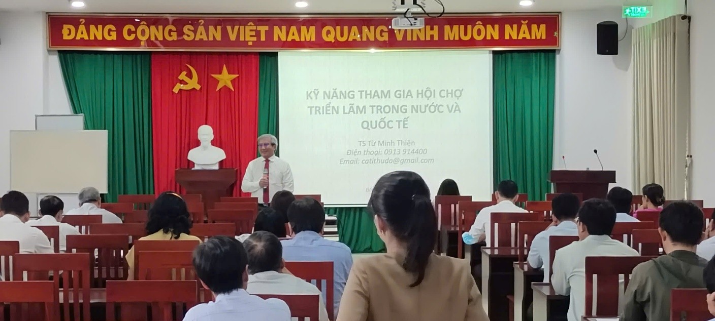 tap huan ky nang xttm.jpg